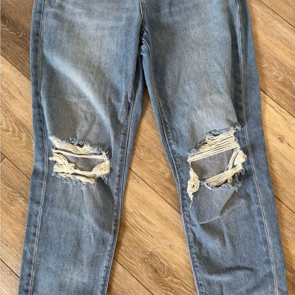 American Eagle High Rise Mom Jeans Women's Size 4 - Picture 3 of 9